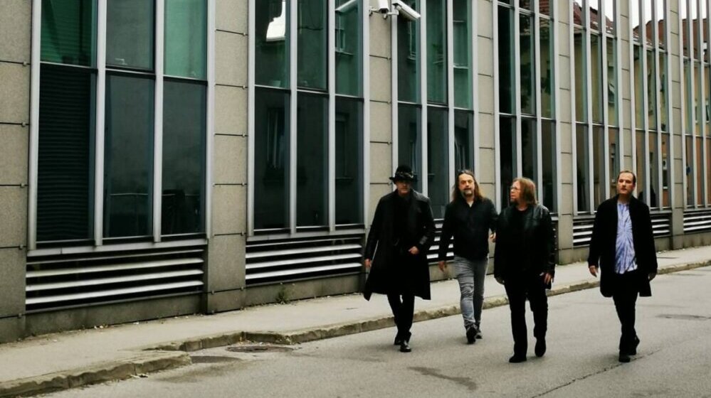 "Živi dok si živ, trudi se da budeš dobar, pravedan"- sastav Kanda, Kodža i Nebojša svira za Novu godinu 1