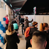 Članovi 'Kreni-Promeni' u Novom Sadu delili plakate sa informacijama o zagađenju vazduha 13