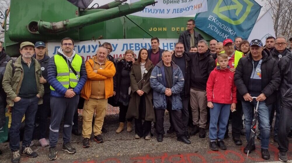 "Svi koriste mobilne sa litijumskim baterijama, ali svi moraju i da jedu": Levčani se barikadama brane od sudbine Gornjih Nedeljica 1