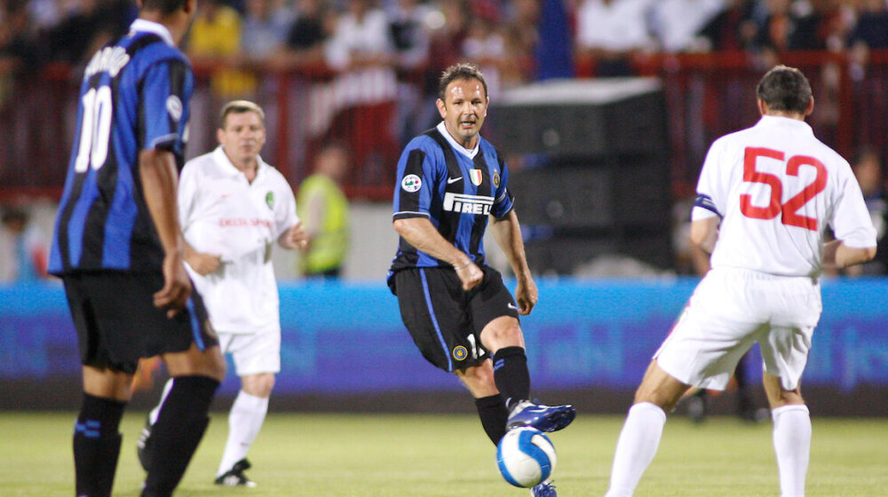 Dan kada je Siniša Mihajlović ušao u istoriju fudbala: Het-trik iz slobodnjaka protiv Sampdorije (VIDEO) 1