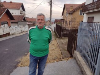Voda pomešana sa fekalijama teče niz ulice i u kuće, leti ne mogu da dišu od smrada, zimi ne koriste kola: Reportaža iz kragujevačke Uglješnice kao iz Nacionalne geografije (FOTO/VIDEO) 3