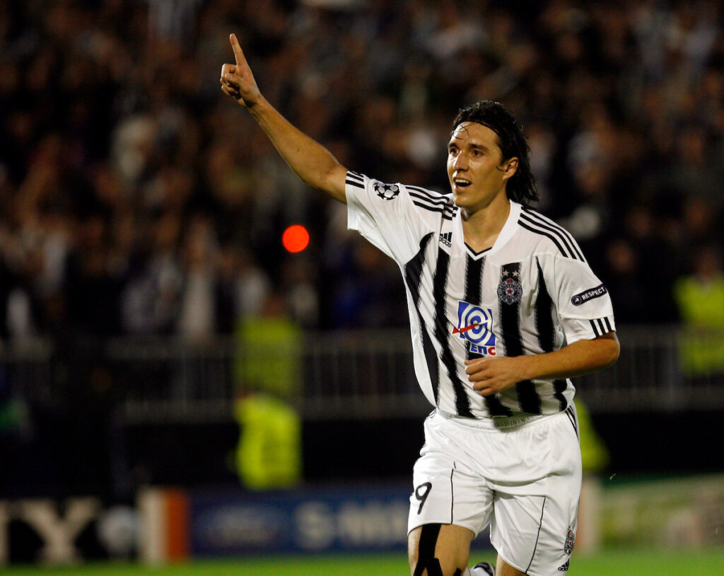 Srpski pasoš kao radna obaveza: Zvezda i Partizan uz pomoć režima ismevaju pravilo o strancima u Superligi 2