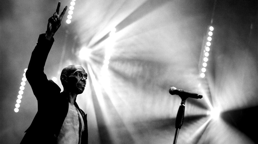 Preminuo pevač grupe „Faithless“ 1