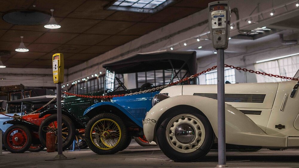 Odvoženje vozila iz Muzeja automobila počelo danas popodne, nastavak sutra 7