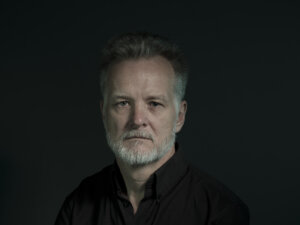 "Lekcije o porazu fašizma još nismo naučili": Britanski fotograf Pol Louv, autor izložbe “Pazi snajper”, za Danas 2 "Lekcije o porazu fašizma još nismo naučili": Britanski fotograf Pol Louv, autor izložbe “Pazi snajper”, za Danas 2