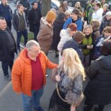 Protest podrške profesoru matematike Jovanu Kneževiću, direktor Šeste gimnazije poručuje da će biti objektivan 11