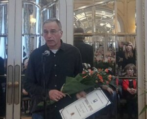 Slobodanu Šijanu, Darku Bajiću, Veri Vlajić i Miroslavu Jeliću Povelja za životno delo 4