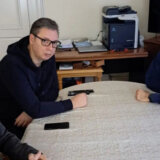 "Nema predaje": Vučić se sastao sa ministrom odbrane i načelnikom Generalštaba, objavio fotografiju na Instagramu 6