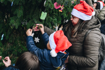 Naš pogled srcem: Mozzart i „Plava školjka“ u novogodišnjoj humanitarnoj akciji u Botaničkoj bašti 2