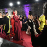 Poznate žene i Somborske šnajderke zajedno na reviji "Dokaži bajku" 1