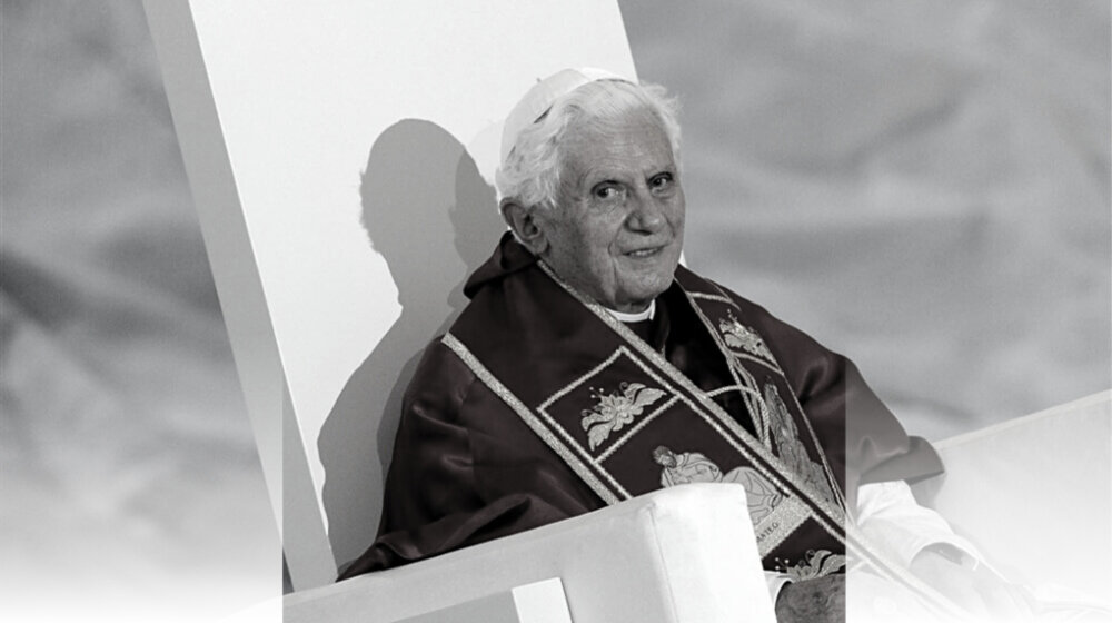 Sahranjen papa Benedikt XVI: “Neka tvoja radost bude potpuna dok slušaš njegov glas, sada i zauvek“ 1
