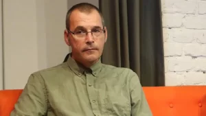 Vladimir Arsenijević posle napada: „Živimo u tom svinjcu jako, jako dugo“ 9 Vladimir Arsenijević posle napada: „Živimo u tom svinjcu jako, jako dugo“ 8