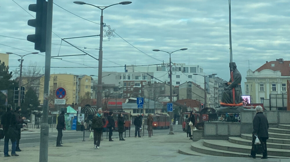 FoNet: Prolaz ka železničkoj stanici "Vukov spomenik" pun đubreta 1