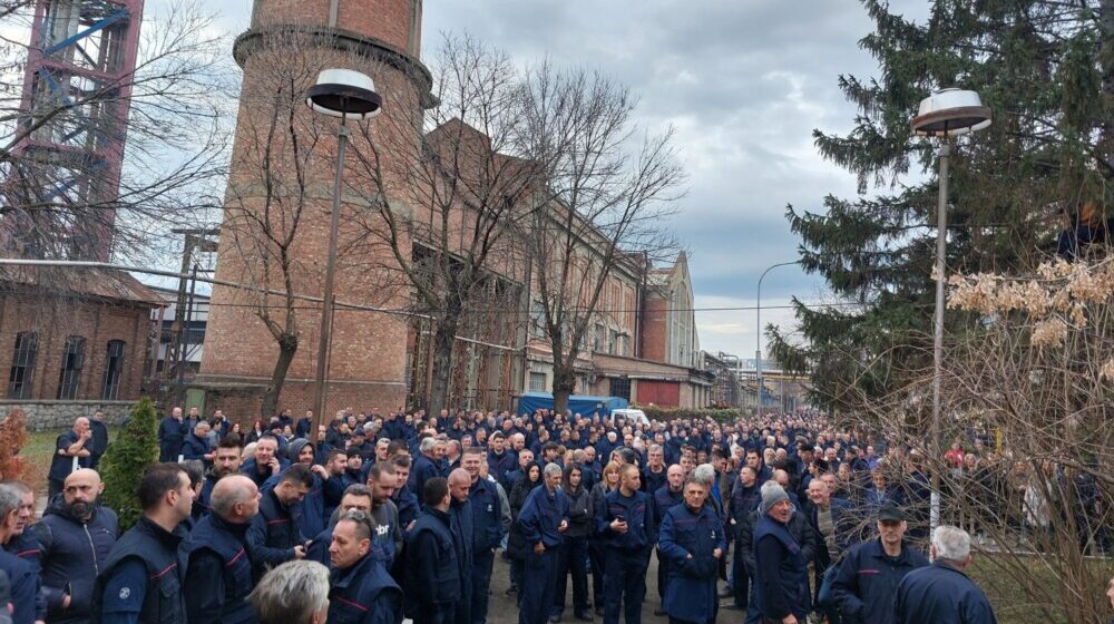 Hitno postavljanje generalnog direktora i smena predsednika Nadzornog odbora: Sindikat Zastava oružja u Kragujevcu posle jednočasovnog štrajka upozorenja 1