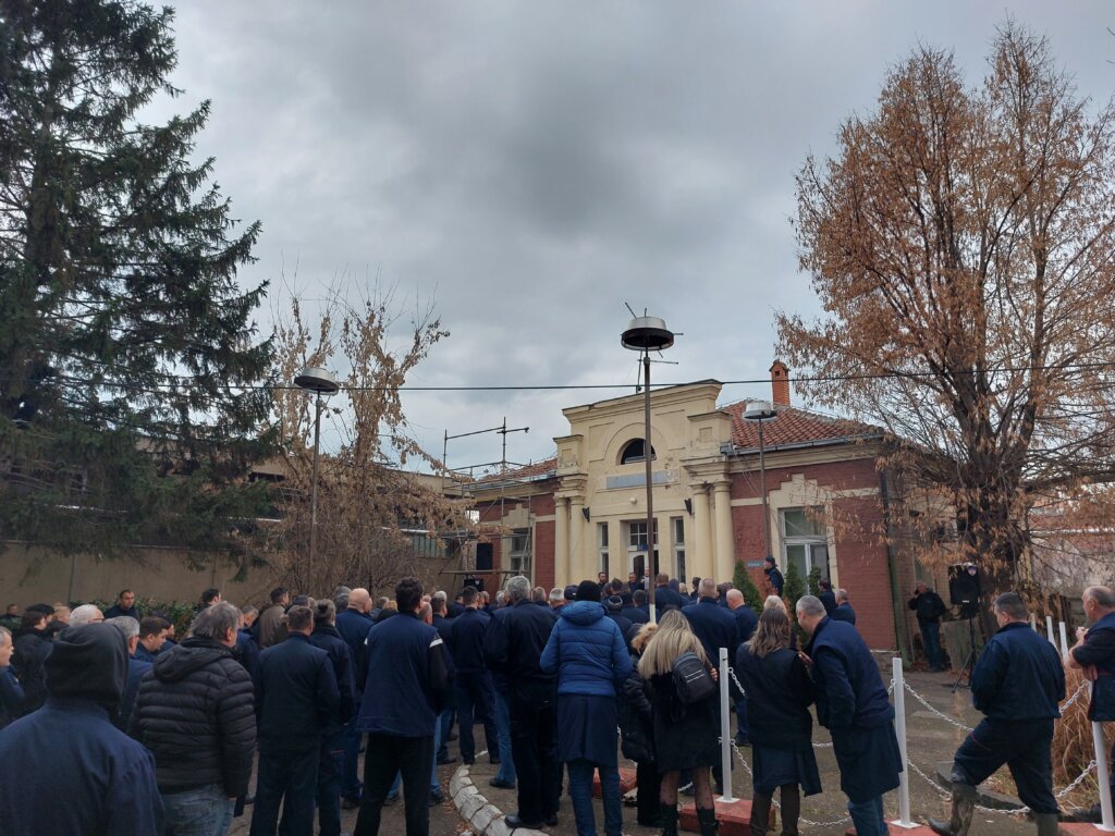 Hitno postavljanje generalnog direktora i smena predsednika Nadzornog odbora: Sindikat Zastava oružja u Kragujevcu posle jednočasovnog štrajka upozorenja 3