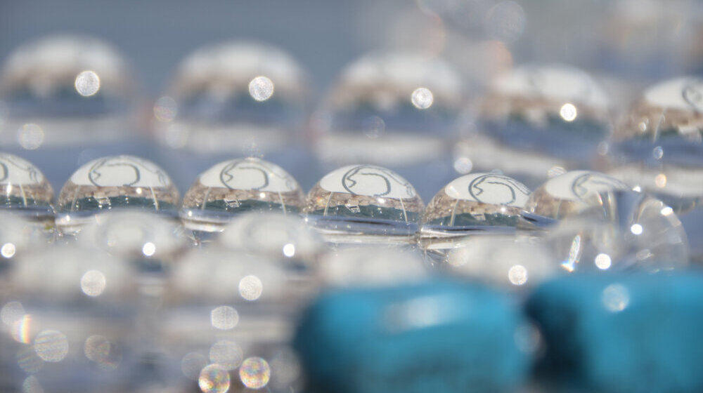 Izložba nakita i fotografija „Zrak sunca u mojoj mreži” Željke Bašić-Savić u Singidunumu 1