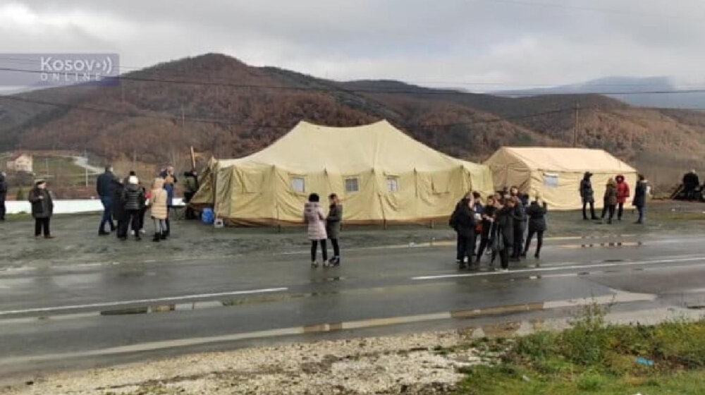 General Ristuči: Kfor pomno prati situaciju i ima kapacitete da obezbedi slobodu kretanja 1