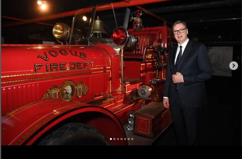 Vučić u Bakuu razgovarao sa ministrom odbrane Azerbejdžana, posetio centar Hadar Alijev 1