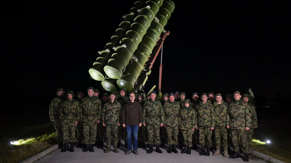 Vučević i Mojsilović u novogodišnjoj noći obišli pripadnike 250. raketne brigade 1