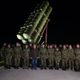 Vučević i Mojsilović u novogodišnjoj noći obišli pripadnike 250. raketne brigade 11