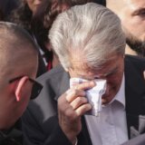 Tokom protesta usred samita EU-ZB u Tirani povređen Beriša 10