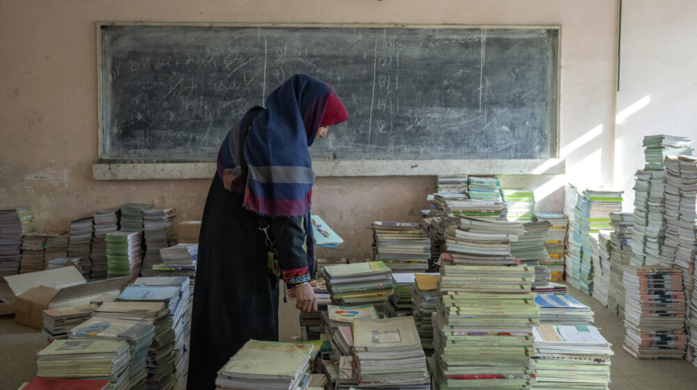 Talibanske vlasti: Žene isključene sa univerziteta jer ne nose hidžab i idu bez pratnje 1