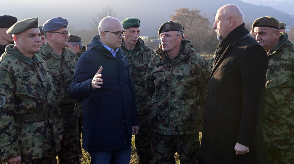 Ministar Vučević obišao jedinice Vojske Srbije u garnizonu Raška 1