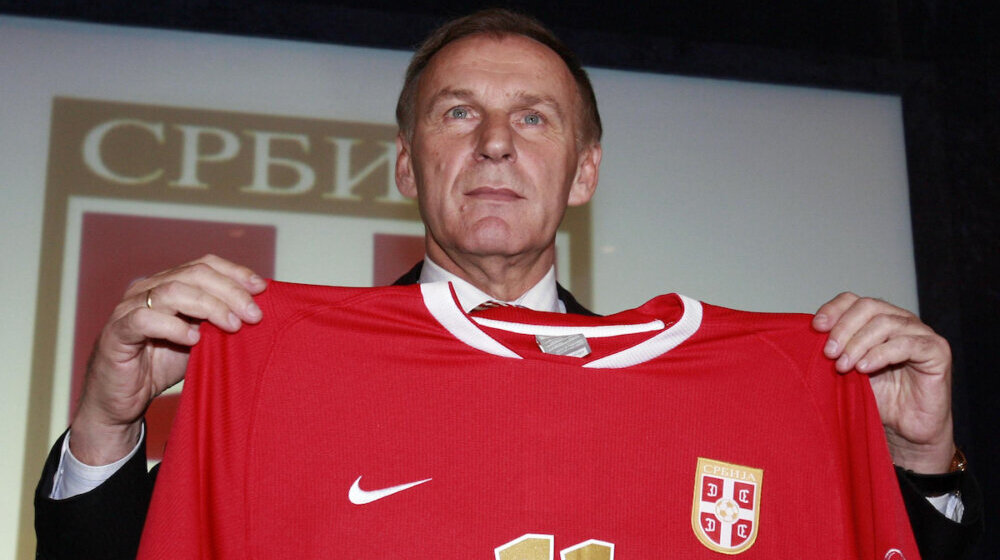 Trik Zvezdana Terzića ili iskreno odavanje počasti legendi kluba: Koji su motivi Crvene zvezde da povuče dres sa brojem 11 Dragana Džajića 1