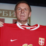 Trik Zvezdana Terzića ili iskreno odavanje počasti legendi kluba: Koji su motivi Crvene zvezde da povuče dres sa brojem 11 Dragana Džajića 8