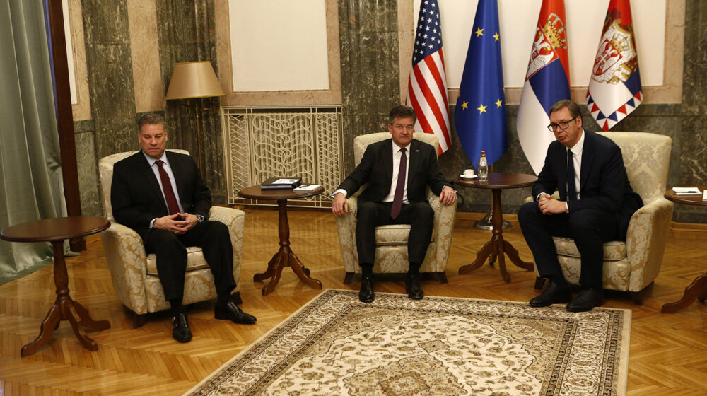 Sastanci posle kojih Vučić "luftira glavu" u Beogradu na vodi 1