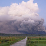 Eruptirao najviši vulkan u Indoneziji 7