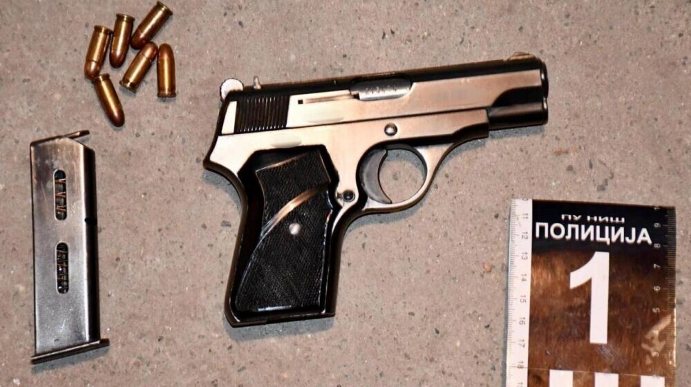 Uz pretnju pištoljem iz kazina u Nišu odneo skoro pola miliona dinara 1