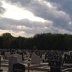 Koliko koštaju sahrane u Srbiji i gde ljudi sahranjuju svoje najmilije po selima: Pojedini sami kopaju rake da bi uštedeli 21
