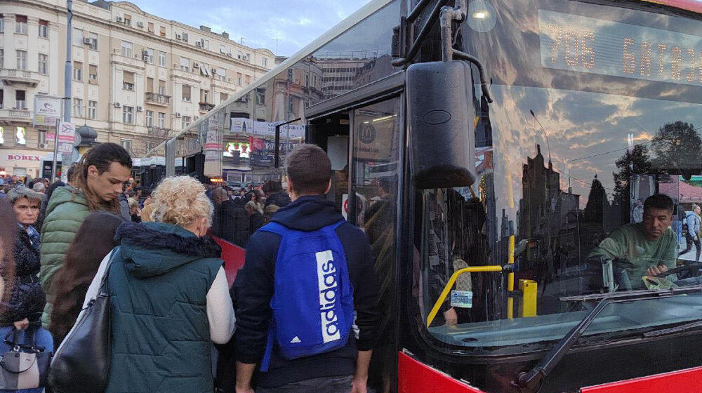 Kako izgleda kontrola karata u beogradskom autobusu: Samo bahato i što bezobraznije 1