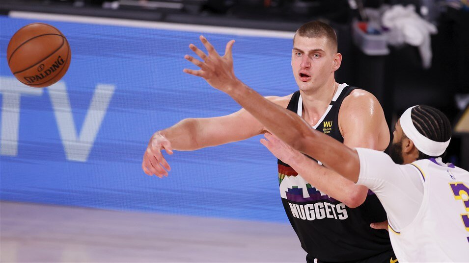 Jokić zabeležio tripl-dabl, pa učio Šakila O’Nila kako da priča srpski jezik (VIDEO) 1