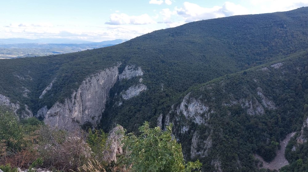 "Nije opasno za posetioce, ali je zbog poskoka neophodna oprema": Priča o Lazarevom kanjonu, dragulju istočne Srbije (FOTO) 7