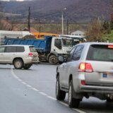 Sever Kosova i dalje blokiran: Srbi na barikadama, škole ne rade, ne zna se ko je pucao u Rudaru 4