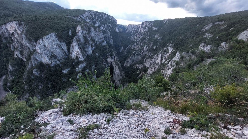"Nije opasno za posetioce, ali je zbog poskoka neophodna oprema": Priča o Lazarevom kanjonu, dragulju istočne Srbije (FOTO) 3