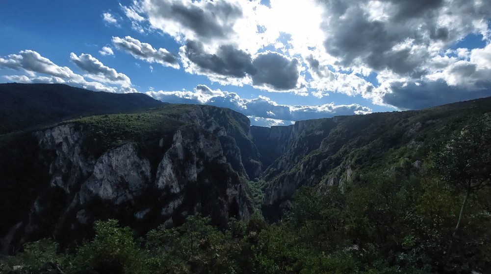 "Nije opasno za posetioce, ali je zbog poskoka neophodna oprema": Priča o Lazarevom kanjonu, dragulju istočne Srbije (FOTO) 4