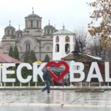 Za Leskovčane u novogodišnjoj noći 23 nagrade na lutriji i 2.000 pljeskavica 9