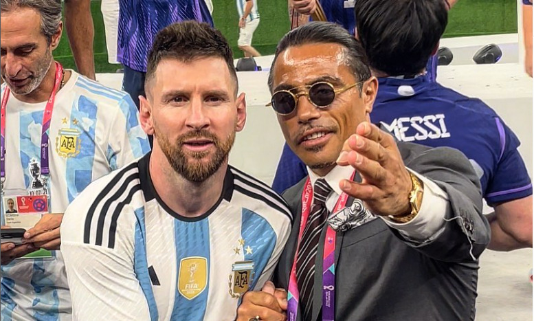 FIFA istražuje ko je dozvolio da "Salt Bae" drži trofej Svetskog prvenstva 1