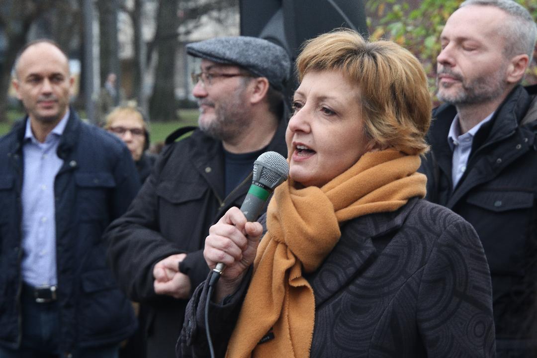 Održan protest portiv Nacrta zakona o unutrašnjim poslovima: Ako se taj akt usvoji Srbija će postati crna rupa Evrope 2 Održan protest portiv Nacrta zakona o unutrašnjim poslovima: Ako se taj akt usvoji Srbija će postati crna rupa Evrope 2