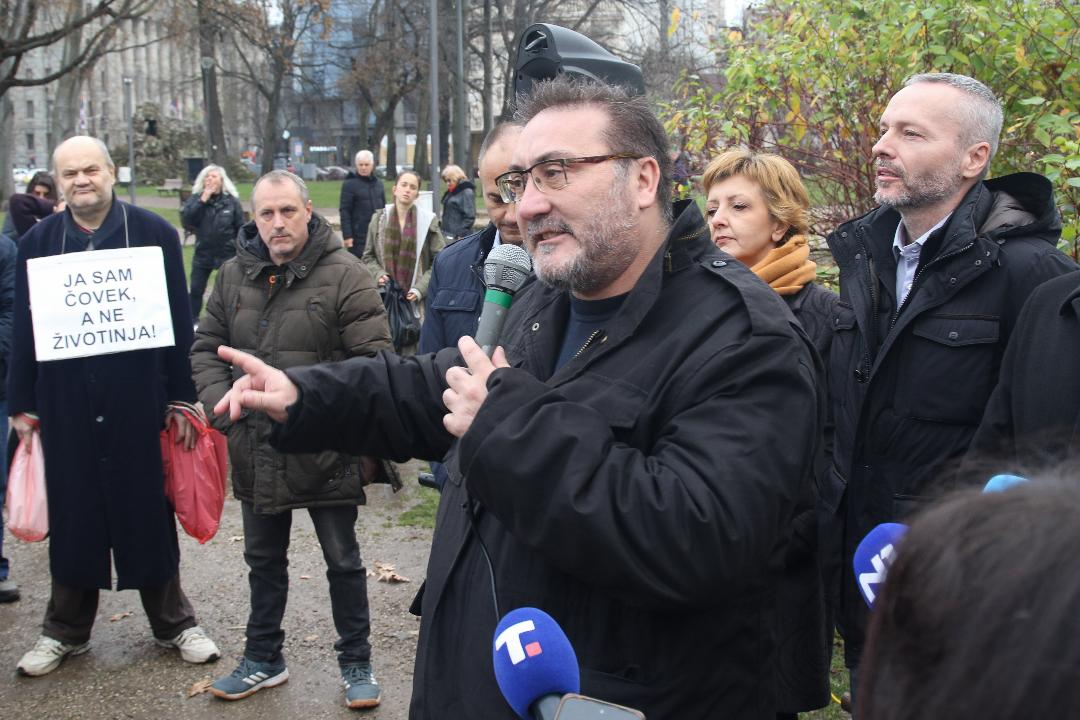 Održan protest portiv Nacrta zakona o unutrašnjim poslovima: Ako se taj akt usvoji Srbija će postati crna rupa Evrope 3 Održan protest portiv Nacrta zakona o unutrašnjim poslovima: Ako se taj akt usvoji Srbija će postati crna rupa Evrope 3