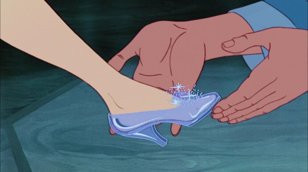 Ako mislite da je „Pepeljuga" obična bajka, varate se - otkriveno pravo značenje staklene cipelice i njenog imena 1