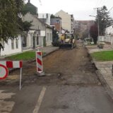 Ulica Marka Oreškovića u Sremskoj Kamenici prohodna za saobraćaj, radovi u Šumadijskoj ulici 15