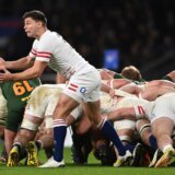 Rasistički skandal u Italiji: Saigraču iz Gvineje poklonio bananu za Božić 6