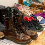 "Molim te, izuj se!": Šta se krije iza ovog običaja i da li i kada treba izuvati cipele u gostima 3