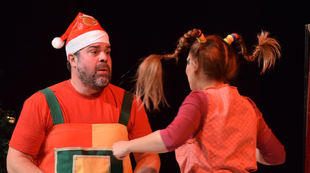 U Zaječaru premijerno odigrana predstava "Novogodišnja škola za klovnove" 1