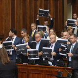 Ne žele da slušaju prepeve: Opozicija poručuje Vučiću da u parlament ne dolazi bez francusko-nemačkog plana za KiM 9