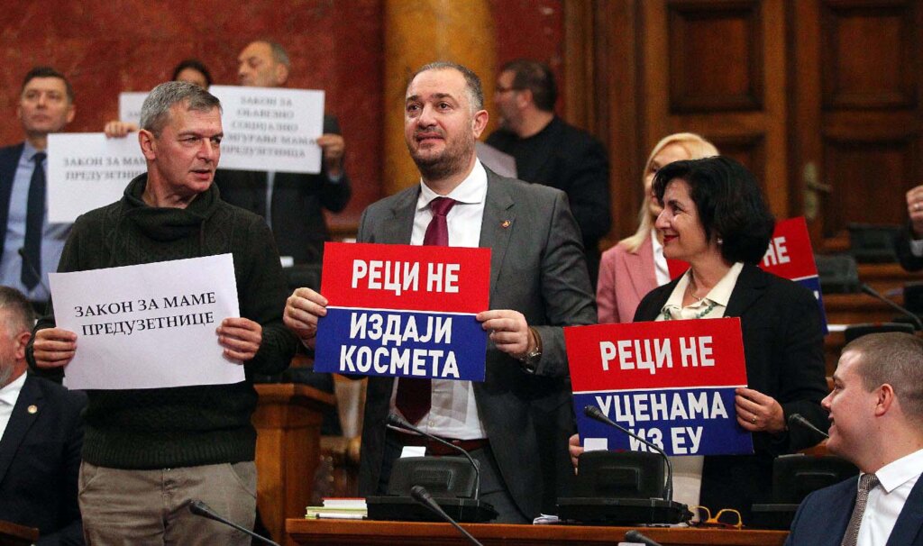 INTERVJU Ognjen Radonjić: Srbija je kolonija, a Vučić njen “uspešni“ upravnik 5 INTERVJU Ognjen Radonjić: Srbija je kolonija, a Vučić njen “uspešni“ upravnik 5